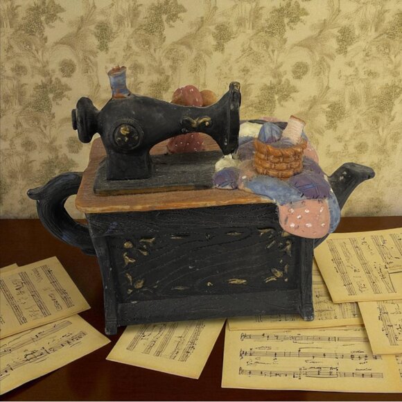 SAN FRANCISCO COMPANY -- Sewing Machine Music Box, Quilting Material, Winds Up - Picture 1 of 12